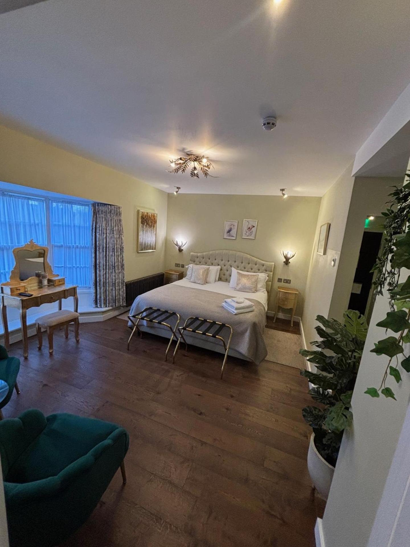 The Cherry Tree Hotel Kingston Blount Exteriör bild